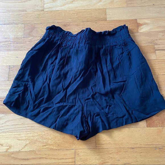 Paper bag shorts - Picture 3 of 3